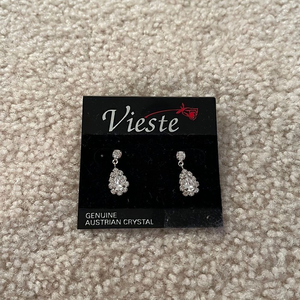 Viesteshinyearrings